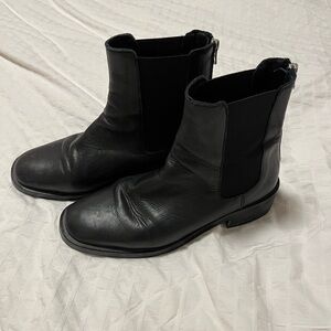 L’Intervalle Zipper Chelsea Boot